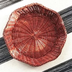 Wicker Round Basket. Dark Brown/Red Glossy Tone.